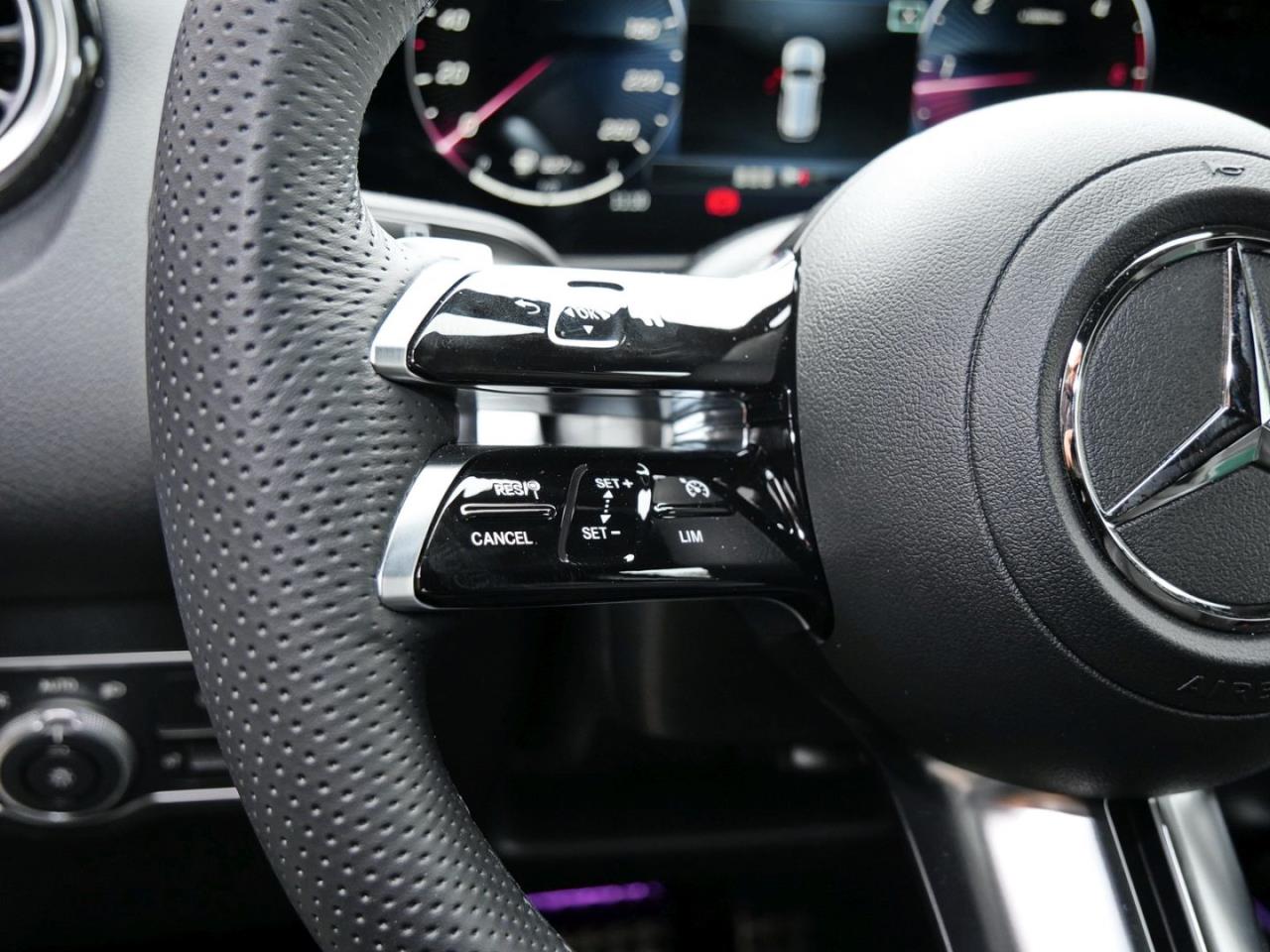 Mercedes-Benz GLB 200 d AMG Night MBUX Navi Kamera EasyPack AHK