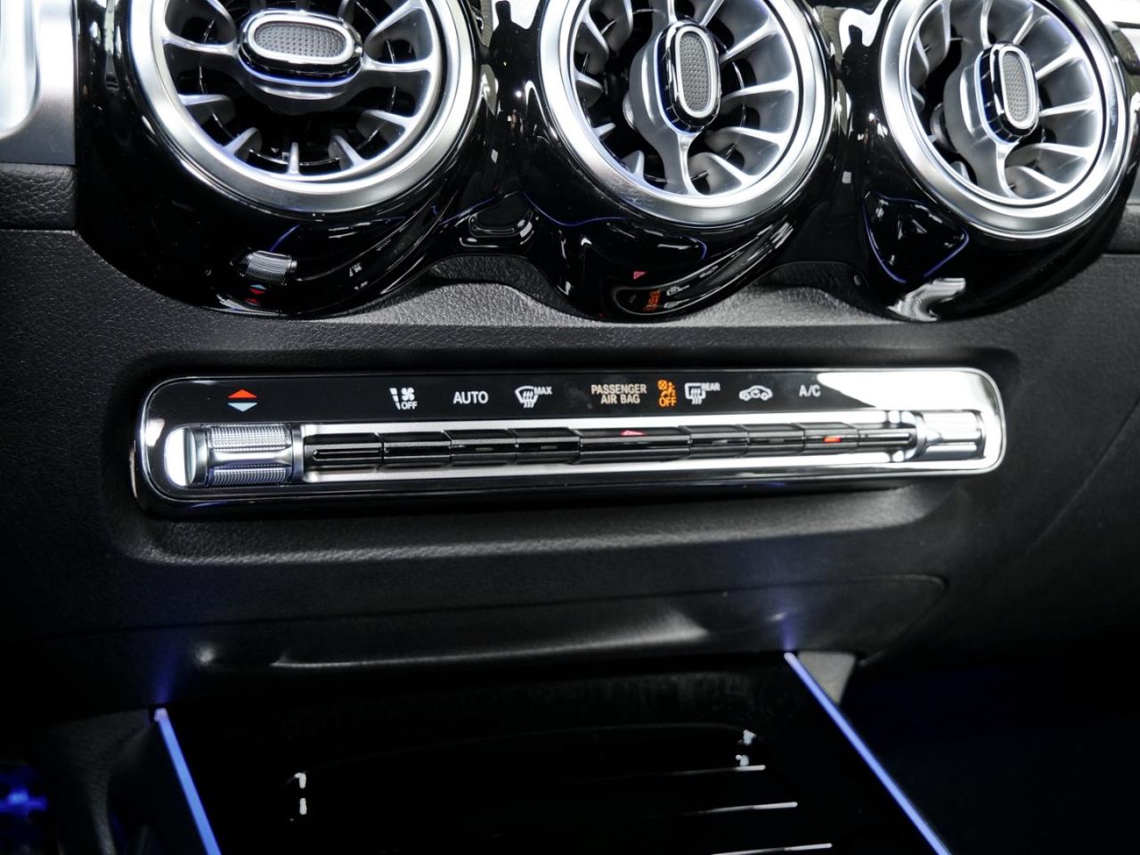 Mercedes-Benz GLB 200 d AMG Night MBUXNavi Easy-Pack AHK 360°