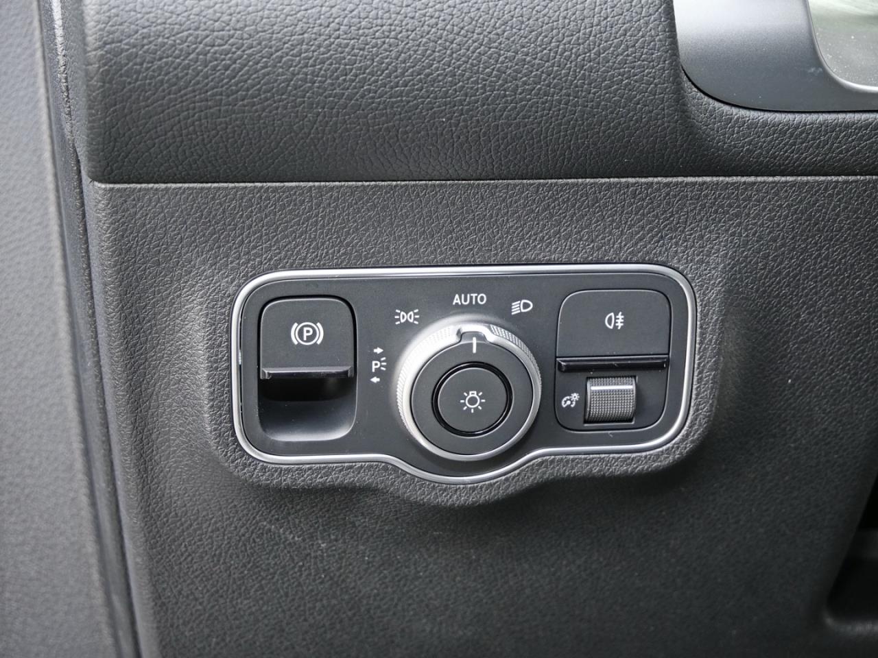 Mercedes-Benz GLB 200 d AMG Night MBUXNavi Easy-Pack AHK 360°