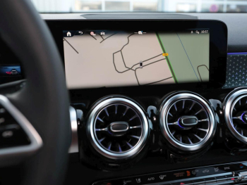 Mercedes-Benz GLB 200 d Progressive Distronic 360° AHK EasyP