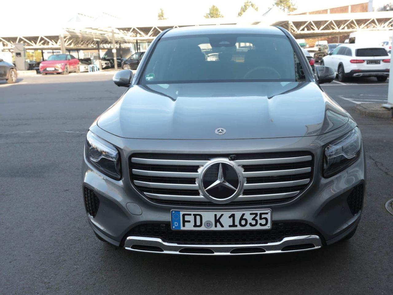 Mercedes-Benz GLB 200 d Progressive Distronic 360° AHK EasyP