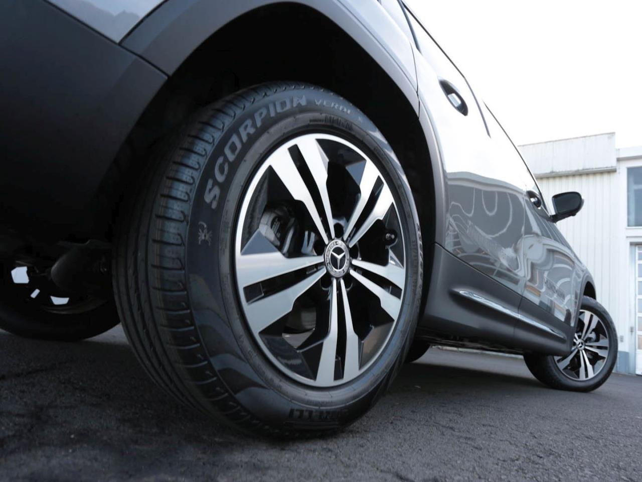 Mercedes-Benz GLB 200 d Progressive Distronic 360° AHK EasyP