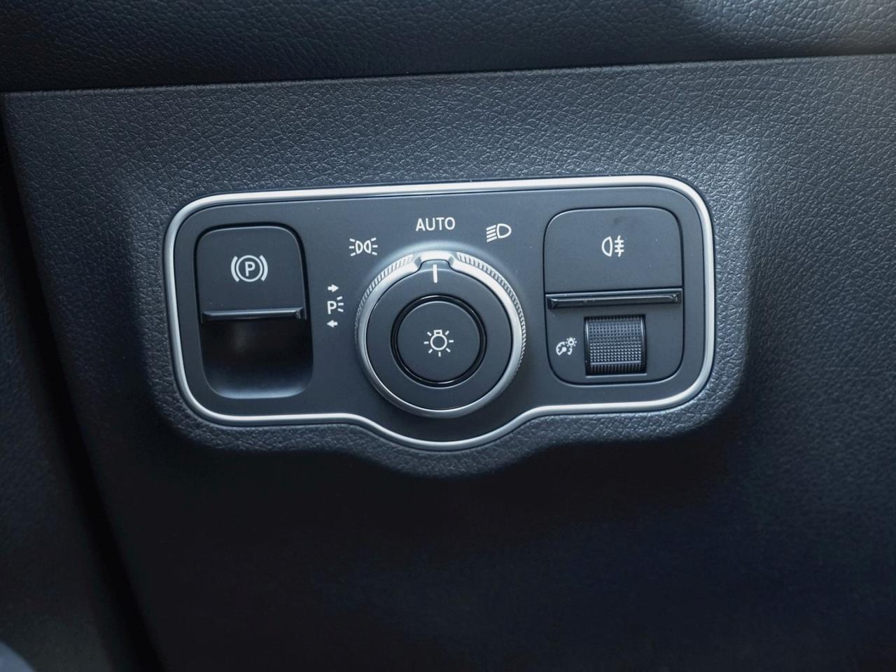 Mercedes-Benz GLB 200 d AMG Night Navi AHK 360° Park-Paket