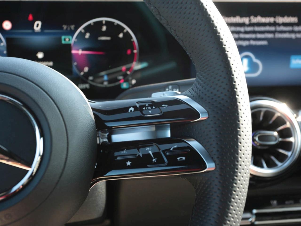 Mercedes-Benz GLB 200 d AMG Night MBUXNavi Easy-Pack AHK 360°