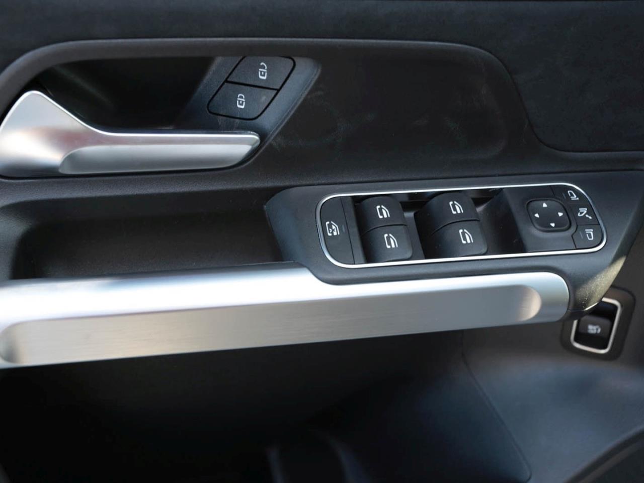 Mercedes-Benz GLB 200 d AMG Night MBUXNavi Easy-Pack AHK 360°