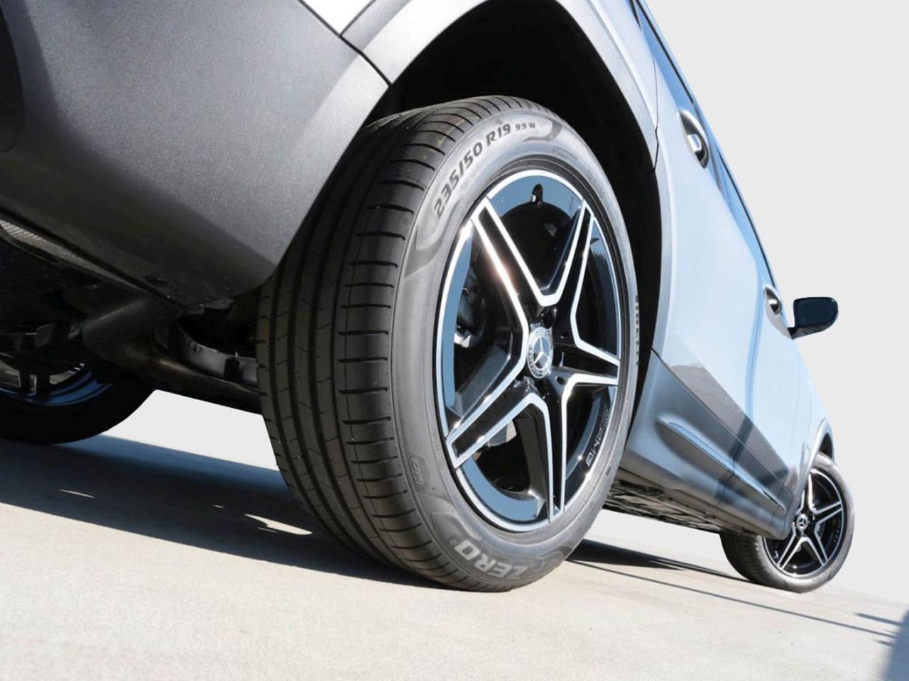 Mercedes-Benz GLB 200 d AMG Night MBUXNavi Easy-Pack AHK 360°