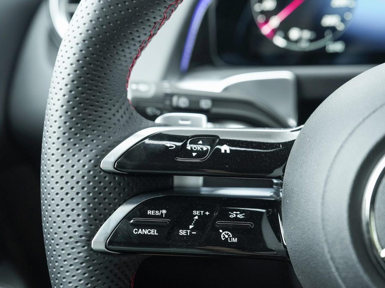 Mercedes-Benz GLB 200 d AMG Distronic Panorama AHK 360? EasyP