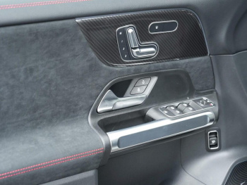 Mercedes-Benz GLB 200 d AMG Distronic Panorama AHK 360? EasyP