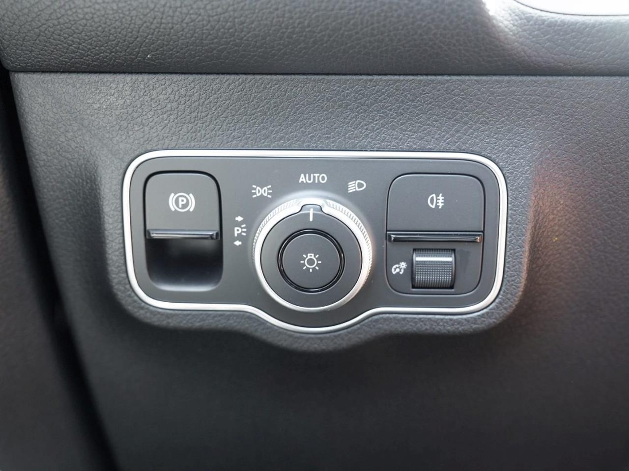 Mercedes-Benz GLB 200 d MBUXNavi-Prem. Kamera Easy-Pack AHK
