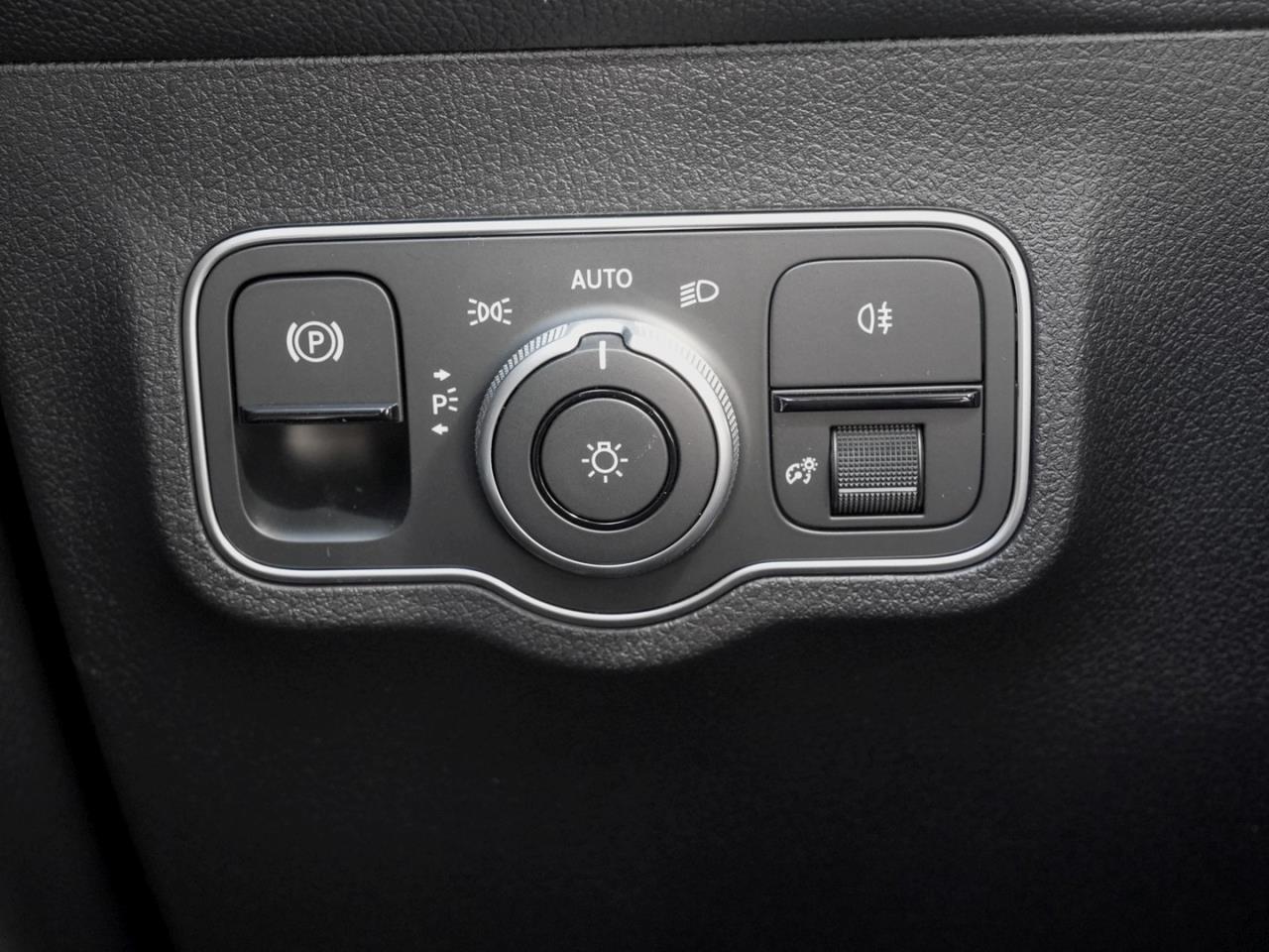 Mercedes-Benz GLB 200 d AMG Night Navi Kamera AHK Winter-Paket
