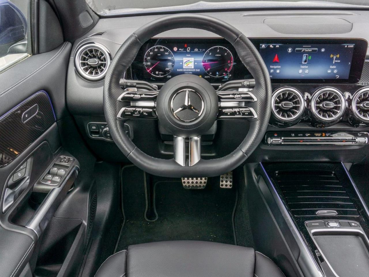 Mercedes-Benz GLB 200 d AMG Distronic Panorama Multibeam 360°