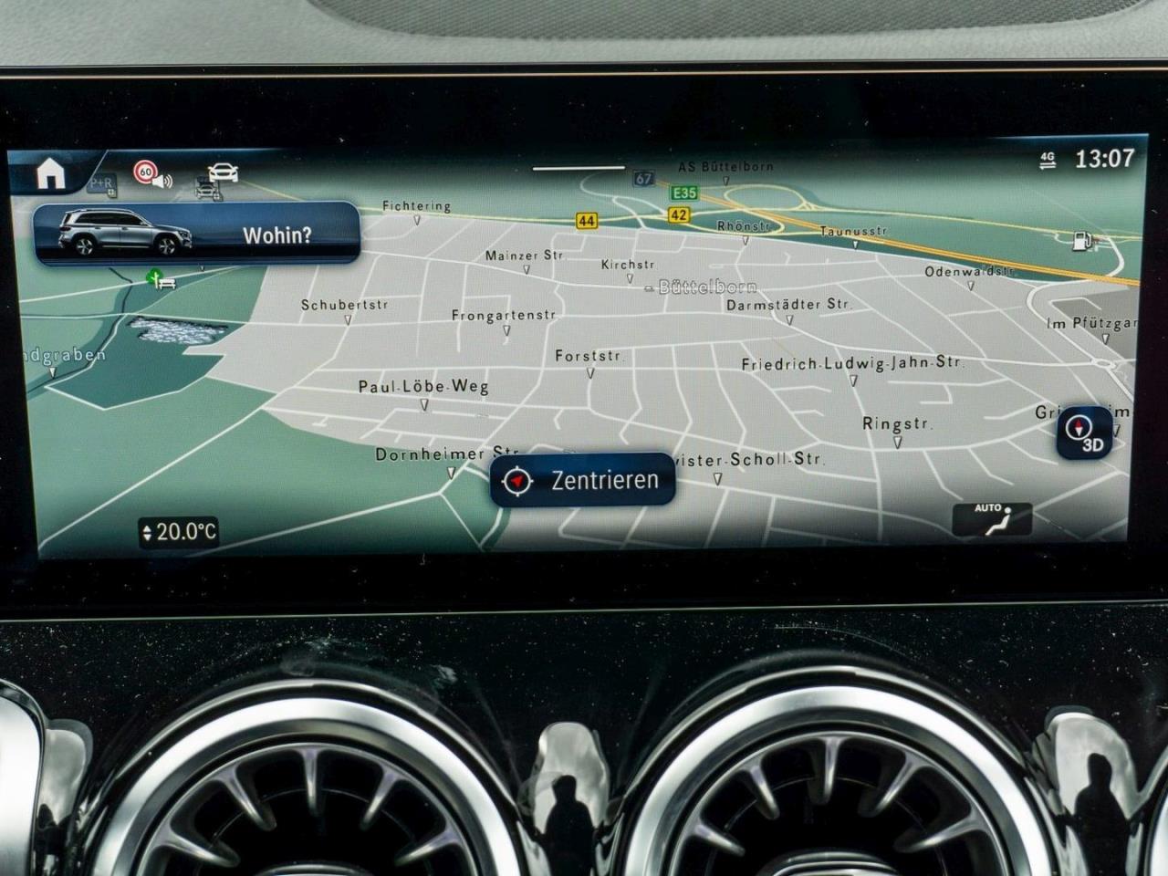 Mercedes-Benz GLB 200 d AMG Distronic Panorama Multibeam 360°