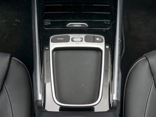 Mercedes-Benz GLB 200 d AMG Distronic Panorama Multibeam 360°