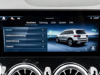 Mercedes-Benz GLB 200 d AMG Distronic Panorama Multibeam 360°