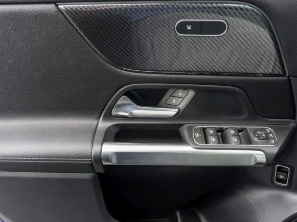 Mercedes-Benz GLB 200 d AMG Distronic Panorama Multibeam 360°