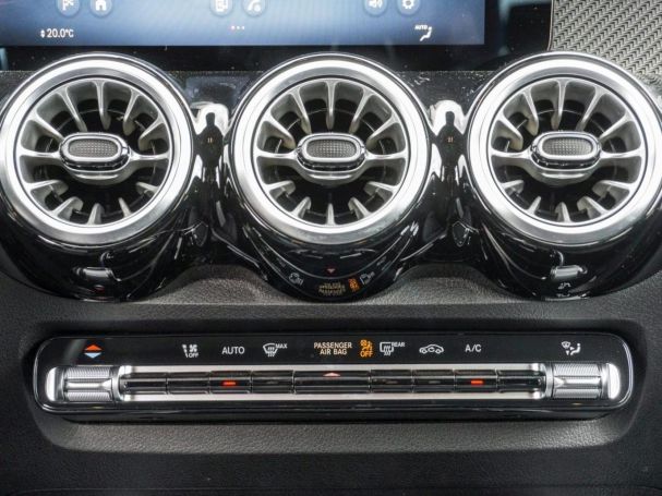Mercedes-Benz GLB 200 d AMG Distronic Panorama Multibeam 360°
