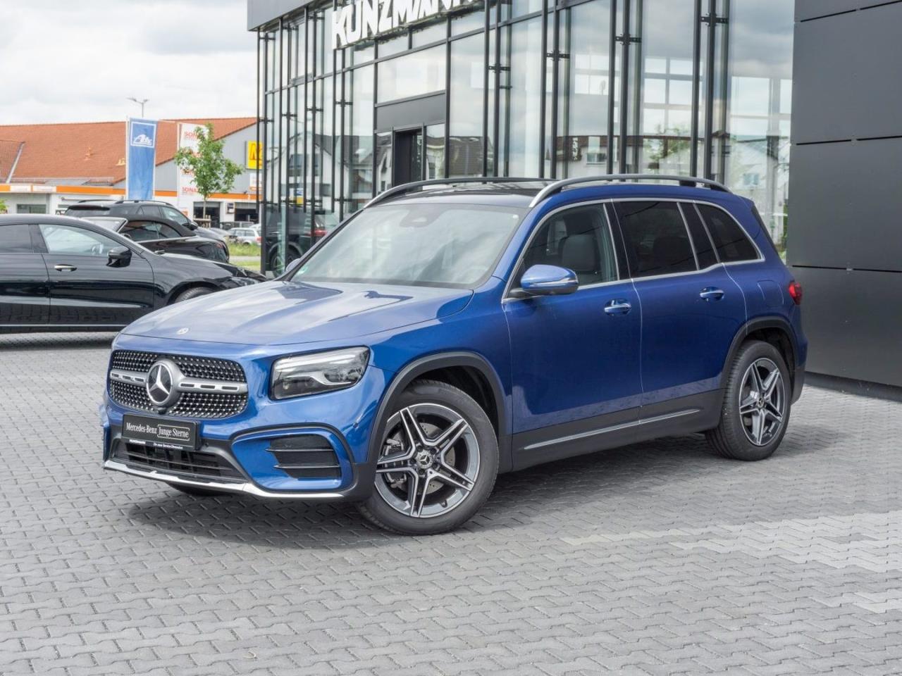 Mercedes-Benz GLB 200 d AMG Distronic Panorama Multibeam 360°