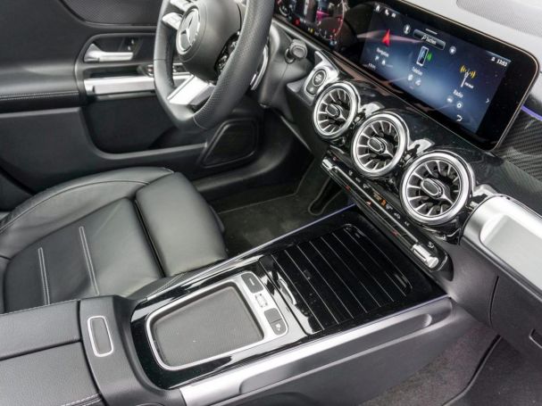 Mercedes-Benz GLB 200 d AMG Distronic Panorama Multibeam 360°