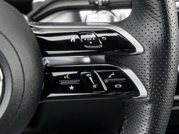 Mercedes-Benz GLB 200 d AMG Distronic Panorama Multibeam 360°