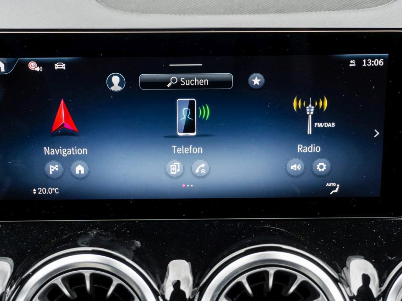 Mercedes-Benz GLB 200 d AMG Distronic Panorama Multibeam 360°
