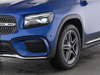 Mercedes-Benz GLB 200 d AMG Distronic Panorama Multibeam 360°