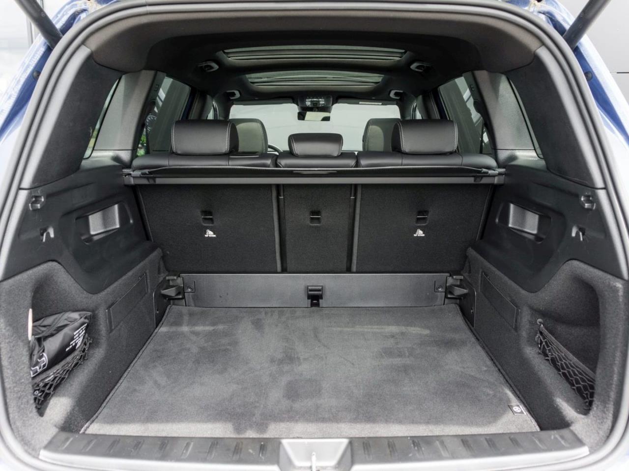 Mercedes-Benz GLB 200 d AMG Distronic Panorama Multibeam 360°
