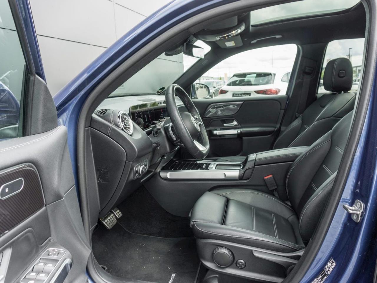 Mercedes-Benz GLB 200 d AMG Distronic Panorama Multibeam 360°