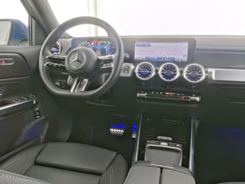 Mercedes-Benz GLB 200 d AMG Distronic Panorama Multibeam 360°