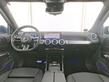 Mercedes-Benz GLB 200 d AMG Distronic Panorama Multibeam 360°