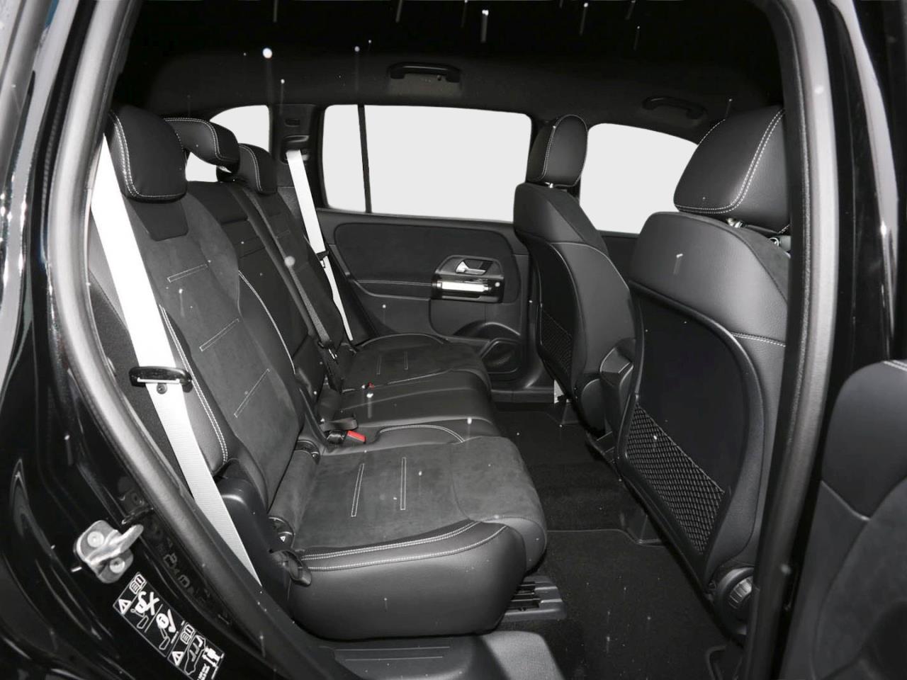 Mercedes-Benz GLB 200 AMG Night 360° AHK Easy Pack 7-Sitzer