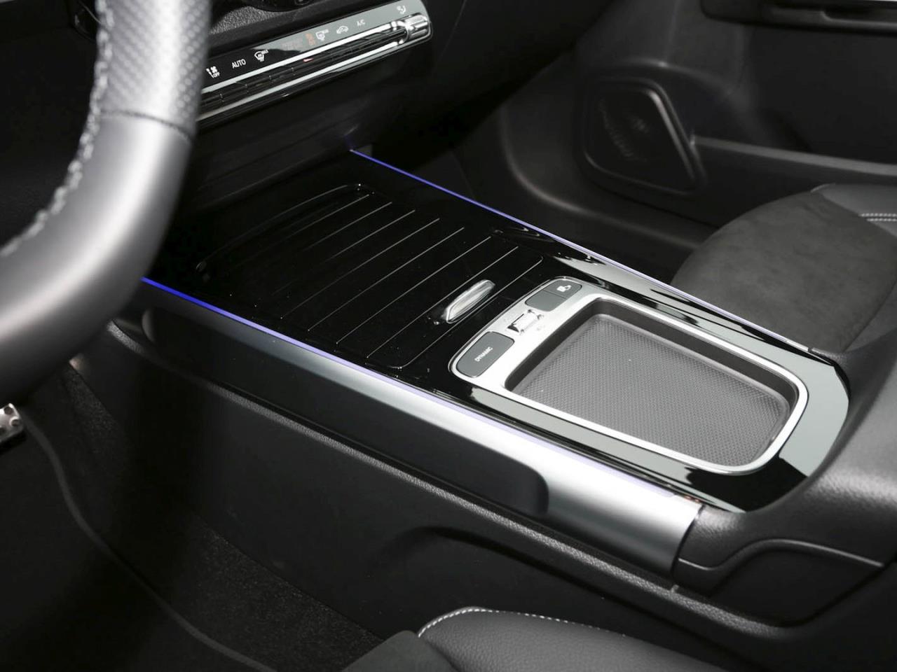 Mercedes-Benz GLB 200 AMG Night 360° AHK Easy Pack 7-Sitzer