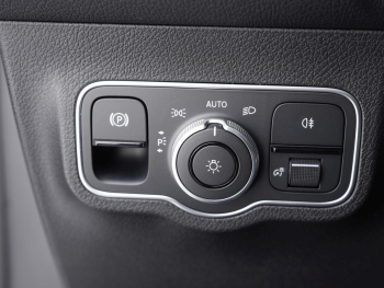 Mercedes-Benz GLB 200 AMG Night Panorama 360°EasyPack AHK 7-Si