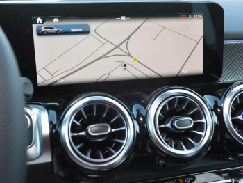 Mercedes-Benz GLB 200 AMG Night Panorama Easy-Pack 360° AHK