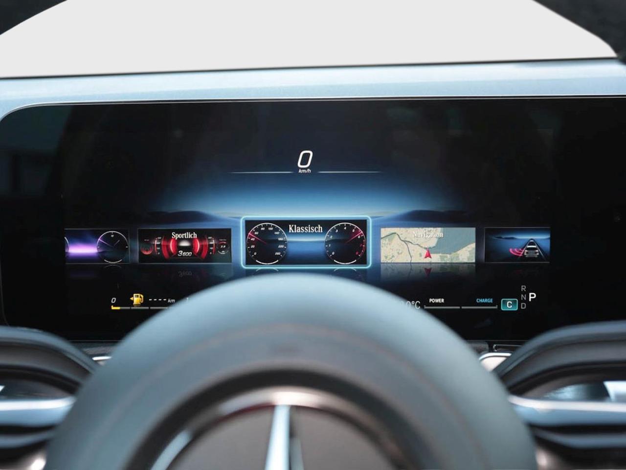 Mercedes-Benz GLB 200 AMG Night Panorama Easy-Pack 360° AHK