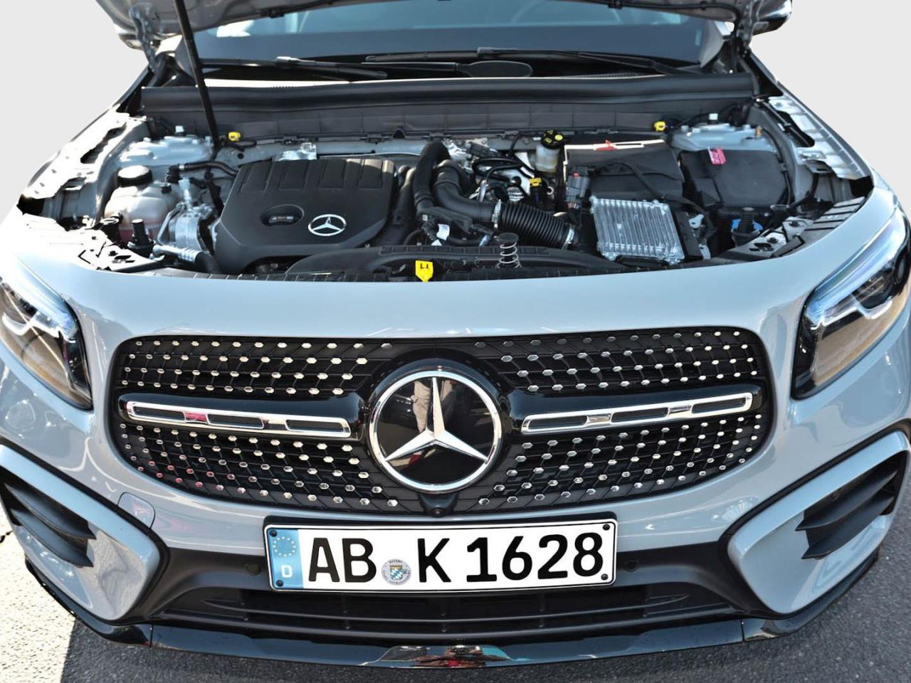 Mercedes-Benz GLB 200 AMG Night Panorama Easy-Pack 360° AHK