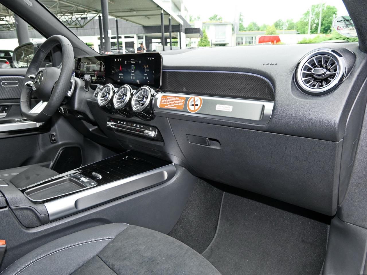 Mercedes-Benz GLB 200 AMG Night Panorama Distronic 360° AHK