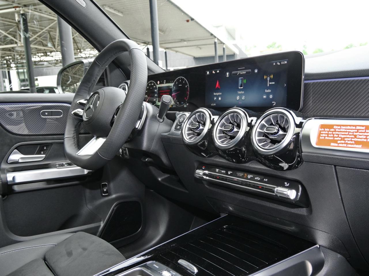 Mercedes-Benz GLB 200 AMG Night Panorama Distronic 360° AHK