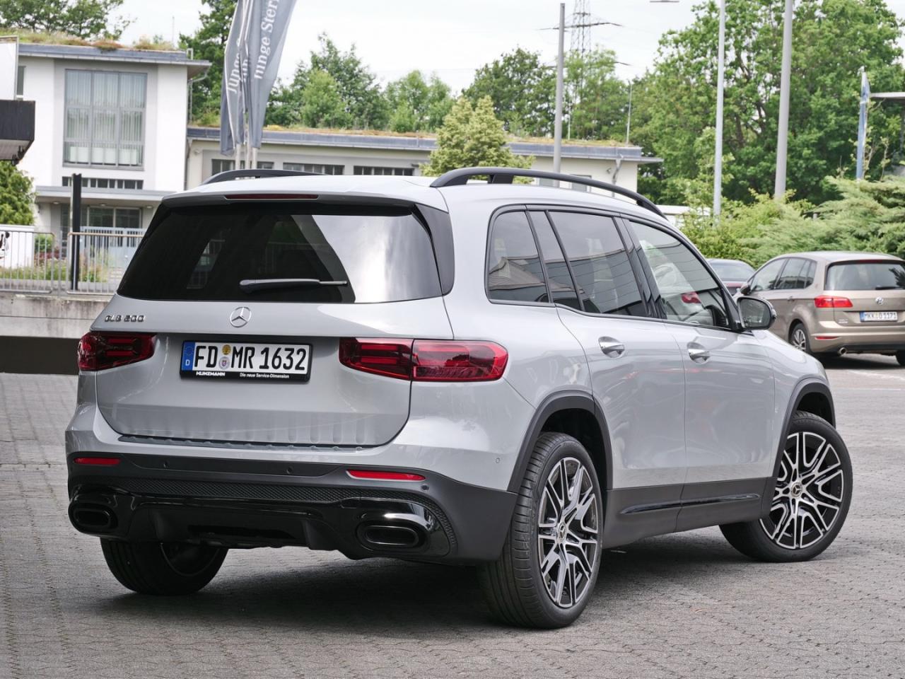 Mercedes-Benz GLB 200 AMG Night Panorama Distronic 360° AHK