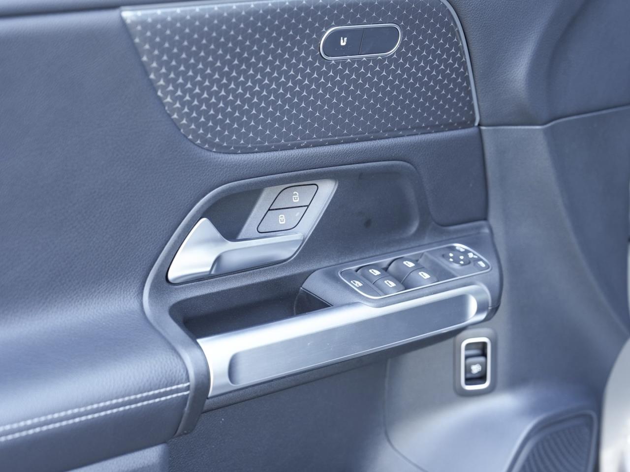 Mercedes-Benz GLB 200 Progressive 7-Sitzer Distronic Standhzg