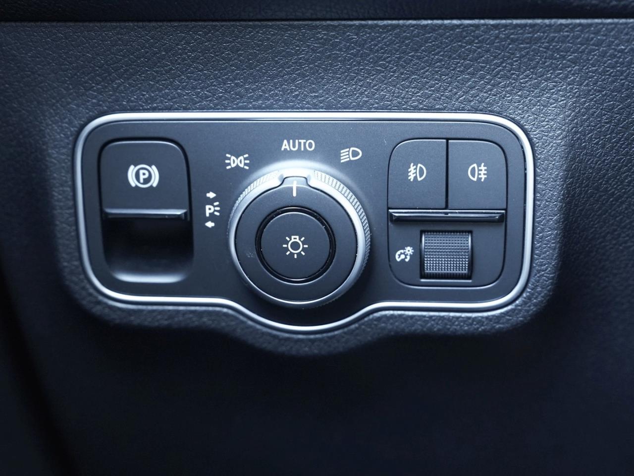 Mercedes-Benz GLB 200 Progressive 7-Sitzer Distronic Standhzg