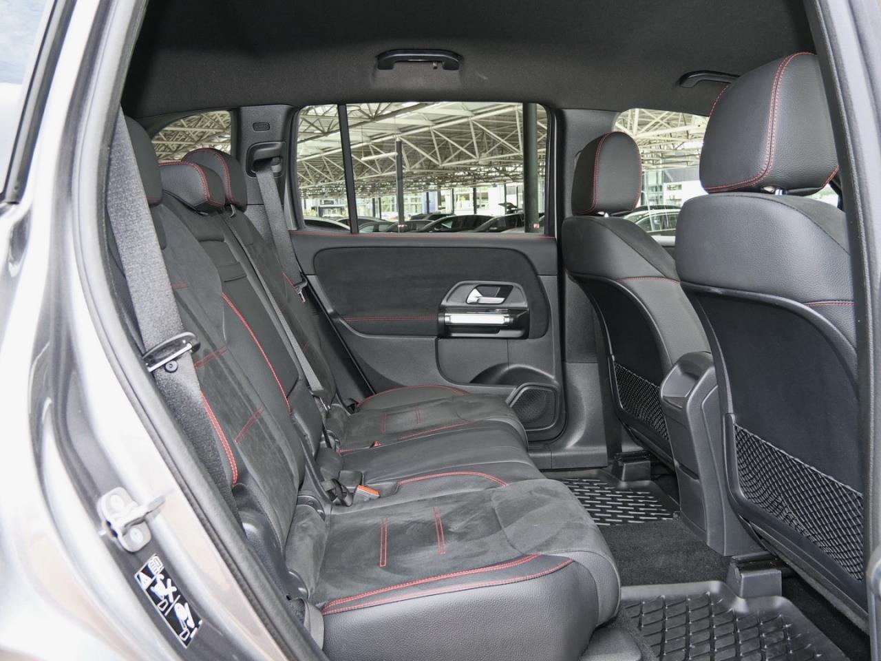 Mercedes-Benz GLB 200 AMG Distronic Easy-Pack 360? AHK