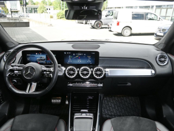 Mercedes-Benz GLB 200 AMG Distronic Easy-Pack 360? AHK