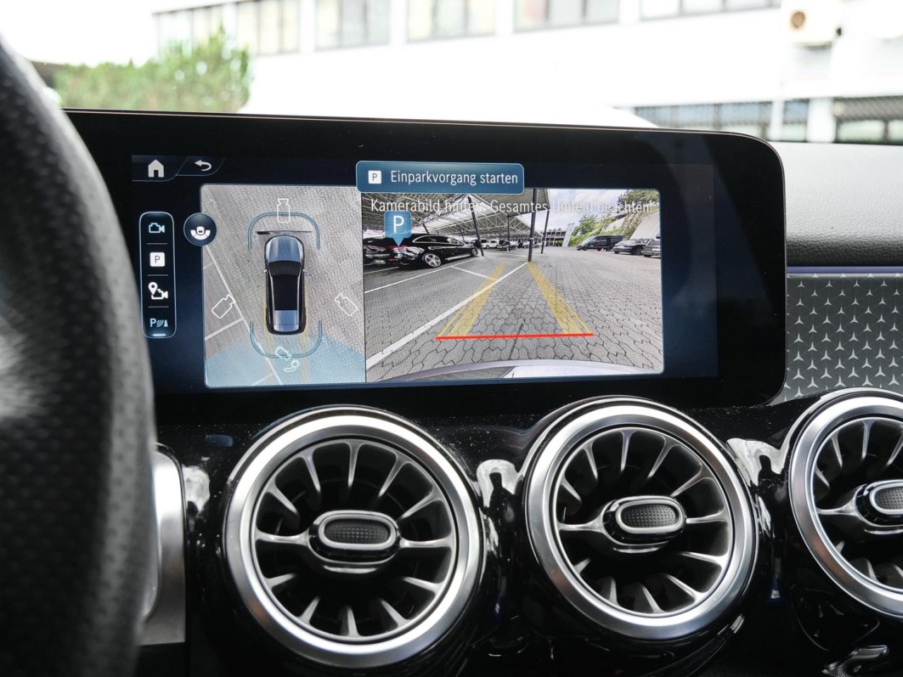 Mercedes-Benz GLB 200 AMG Distronic Easy-Pack 360° AHK