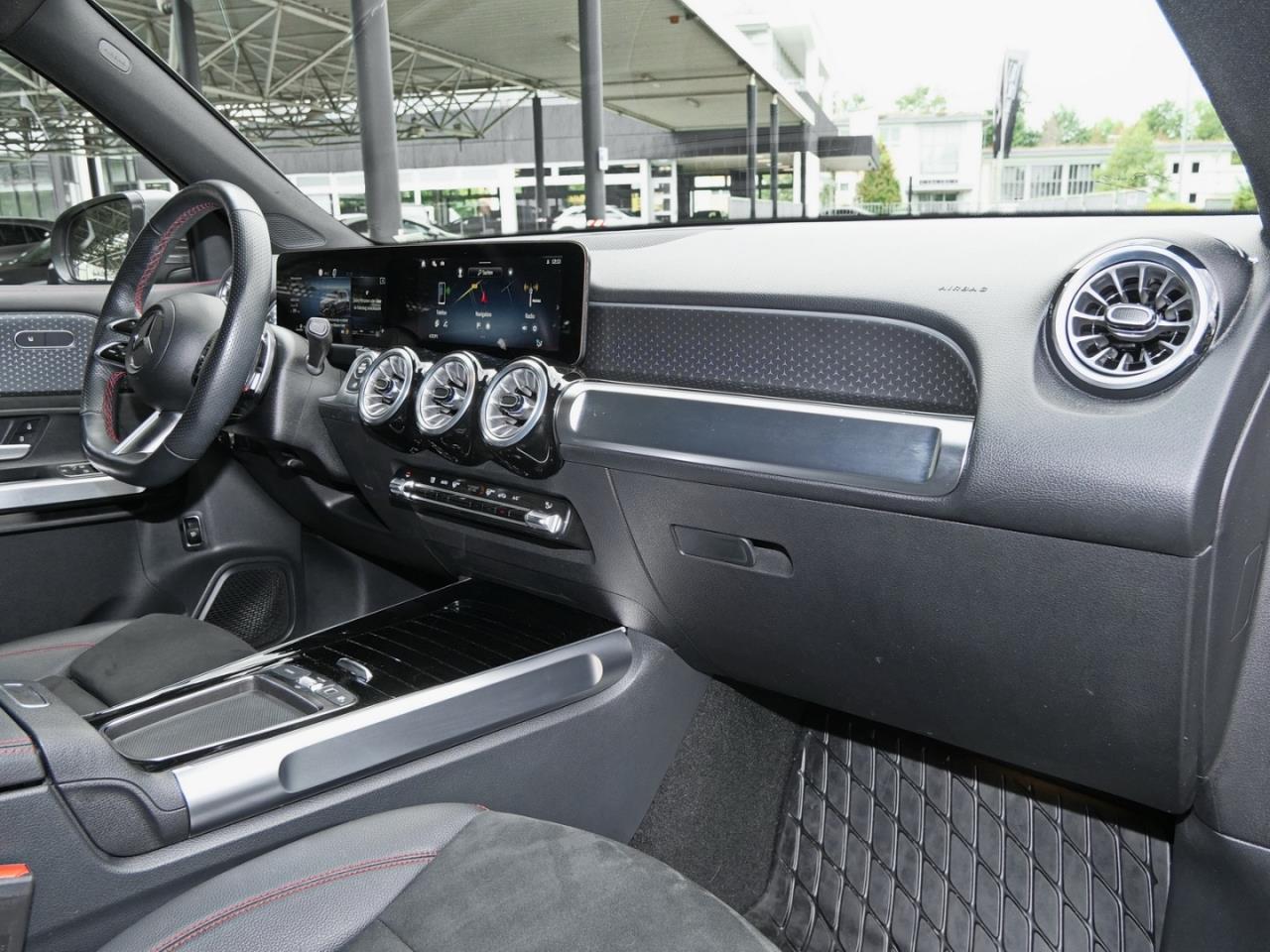 Mercedes-Benz GLB 200 AMG Distronic Easy-Pack 360° AHK