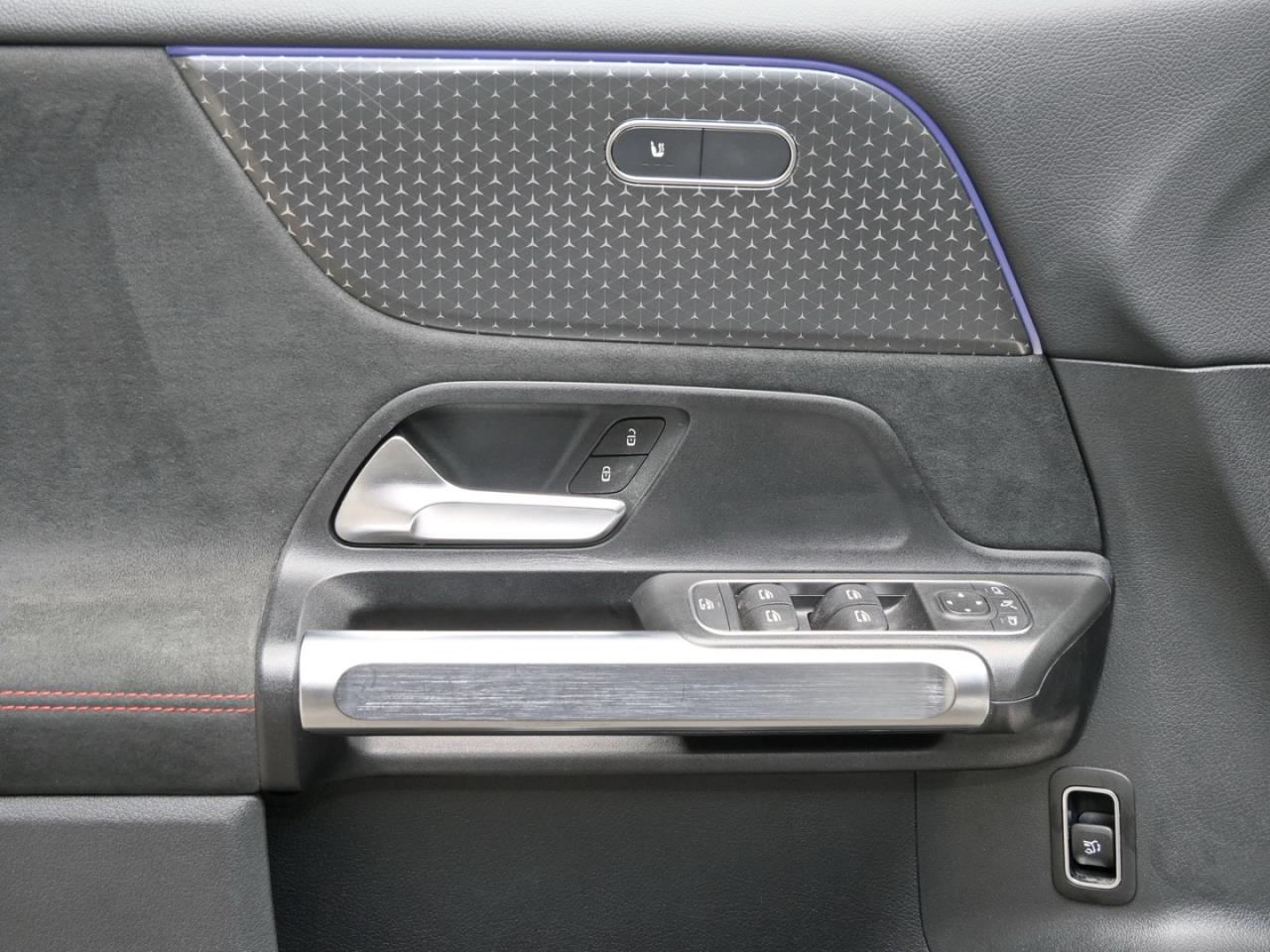 Mercedes-Benz GLB 200 AMG Distronic Easy-Pack 360? AHK