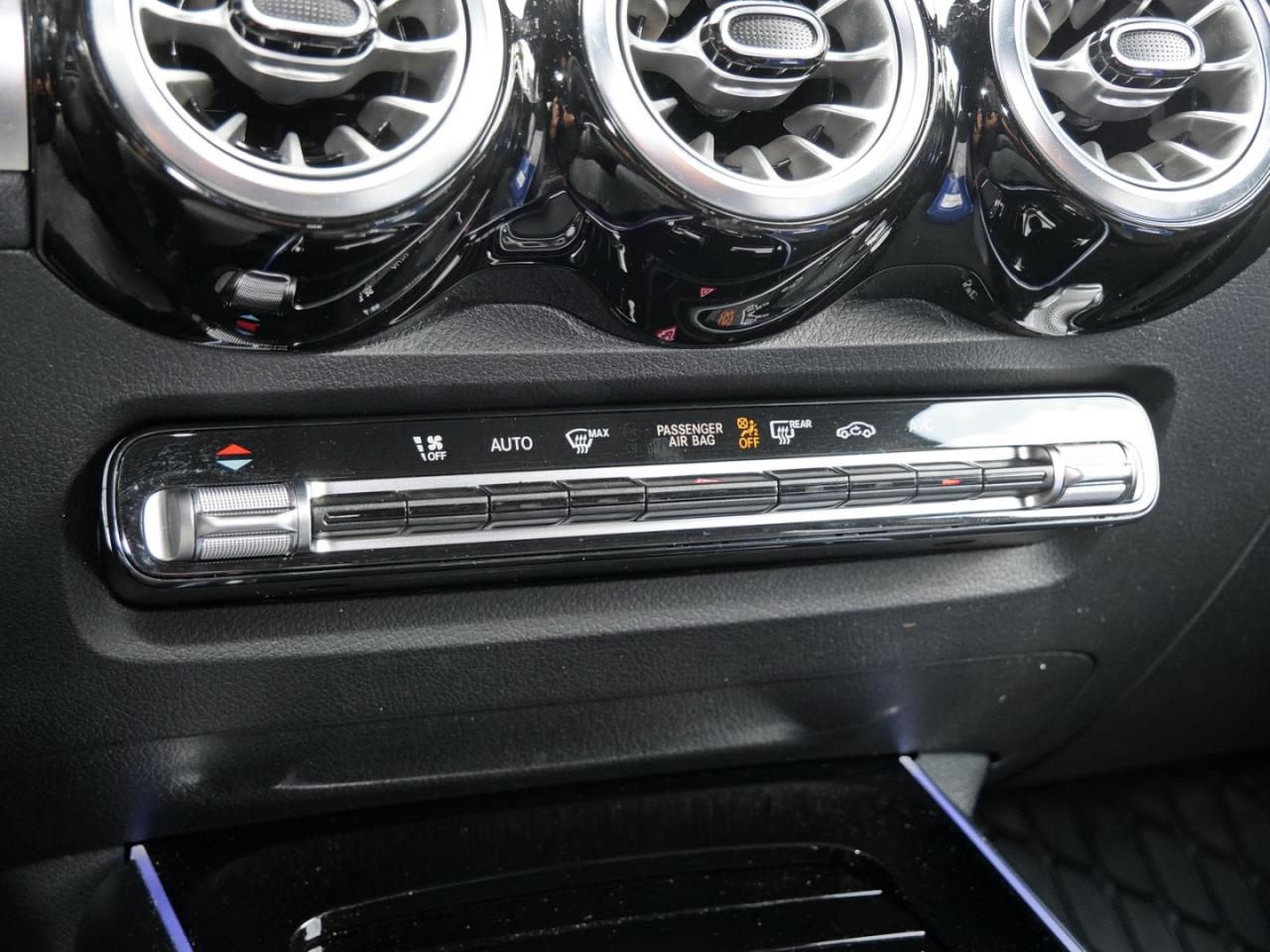 Mercedes-Benz GLB 200 AMG Distronic Easy-Pack 360? AHK
