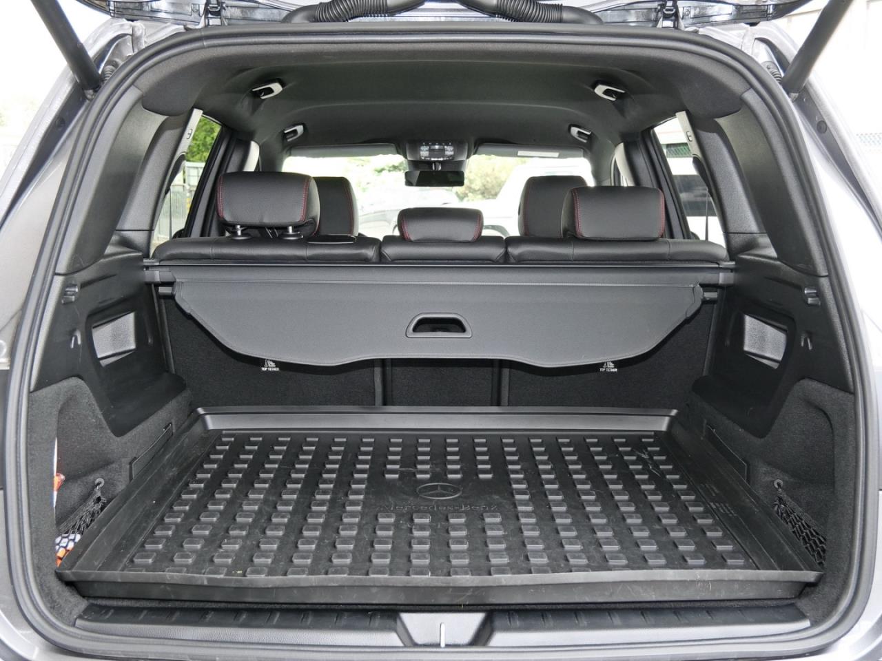 Mercedes-Benz GLB 200 AMG Distronic Easy-Pack 360? AHK
