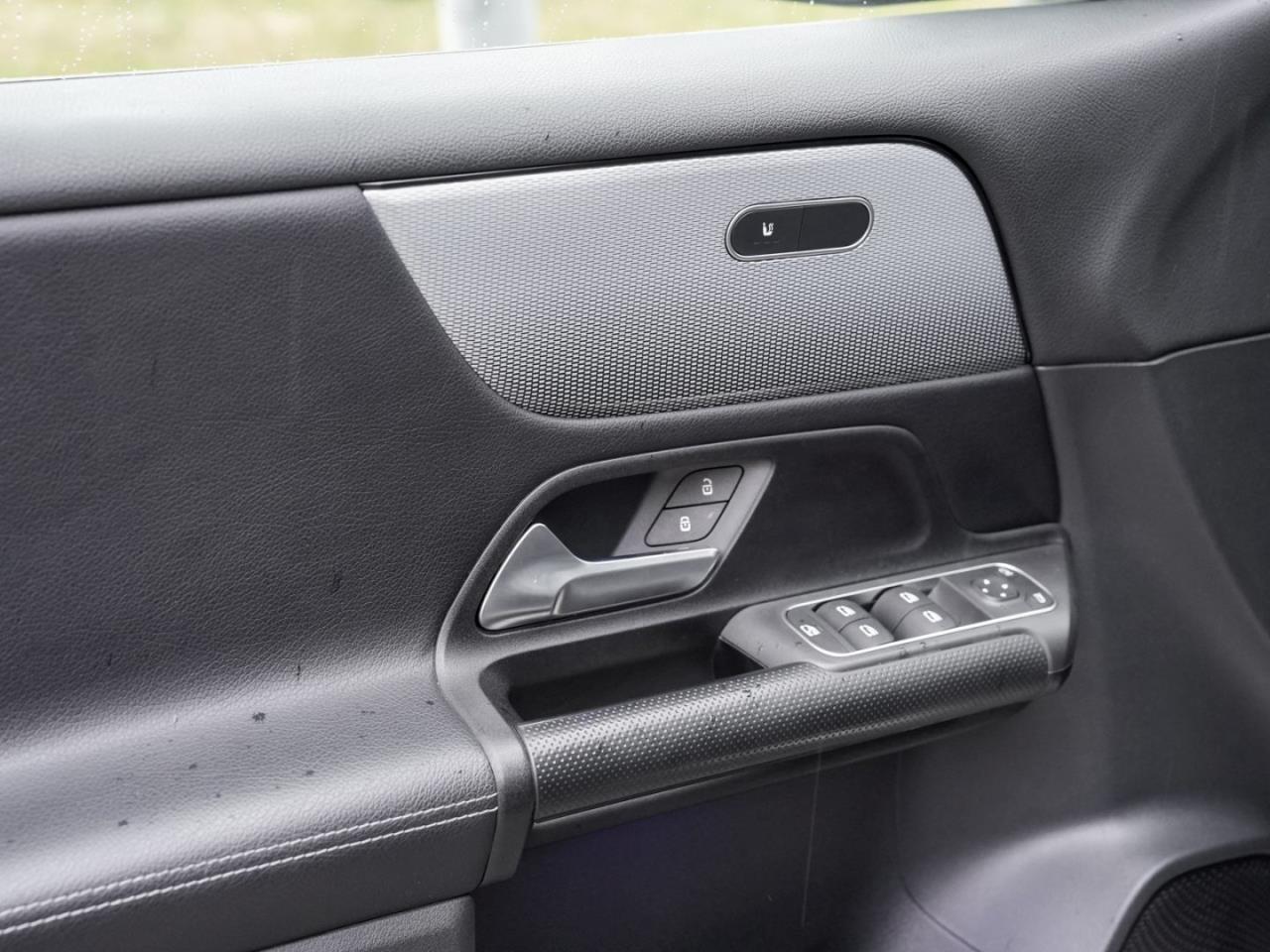 Mercedes-Benz GLB 200 MBUX-Navi Parktronic Sound Klima SpurA