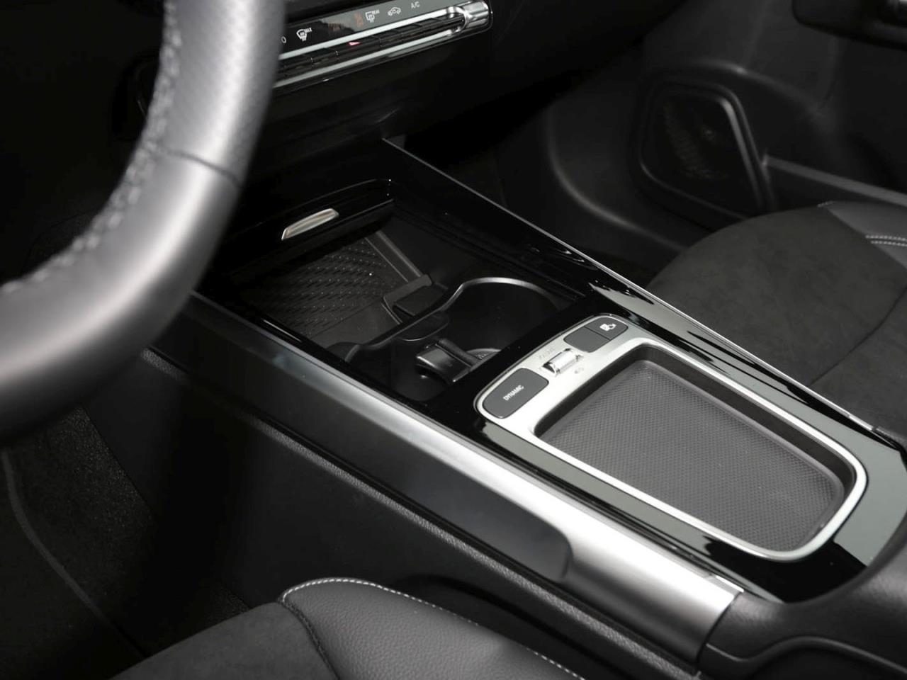 Mercedes-Benz GLB 200 AMG Night Panorama 360° AHK 7-Sitzer