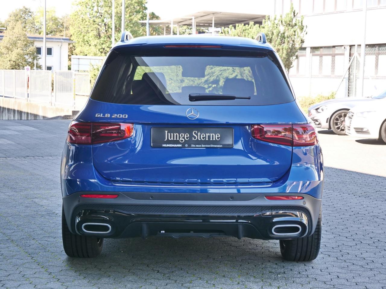 Mercedes-Benz GLB 200 AMG Night Distronic AHK Kamera Totwinkel